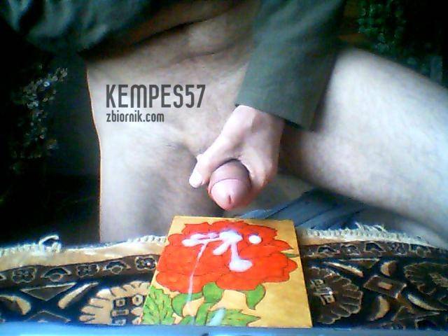 Biały na czerwonym. - kempes57