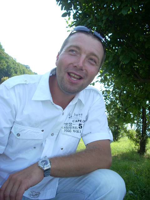 to ja - christoferr19741