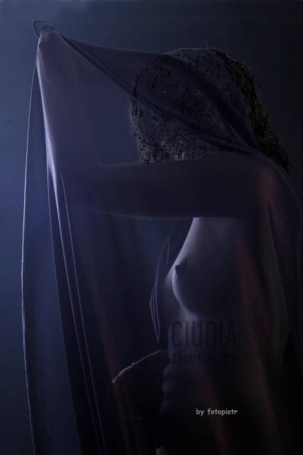 za woalem kryje się... - ciunia