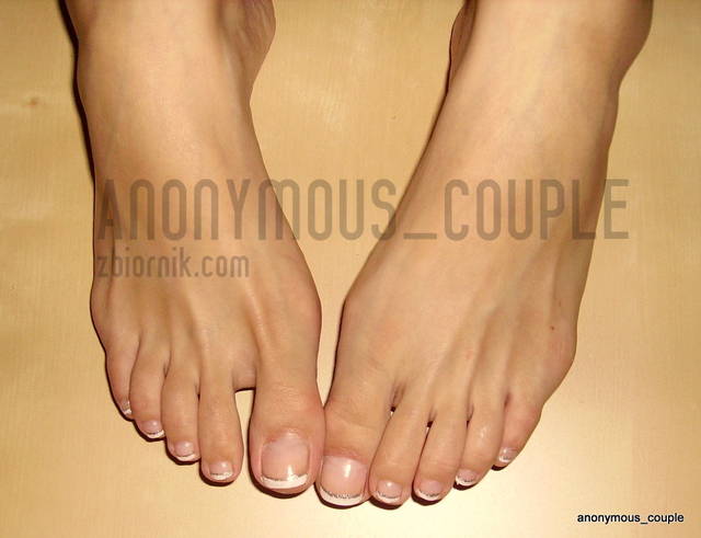 Jak sie podoba taki pedicure.... kto zaleje paluszki....? - anonymous_couple