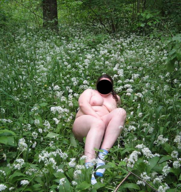 odpoczynek na trawie - para20044