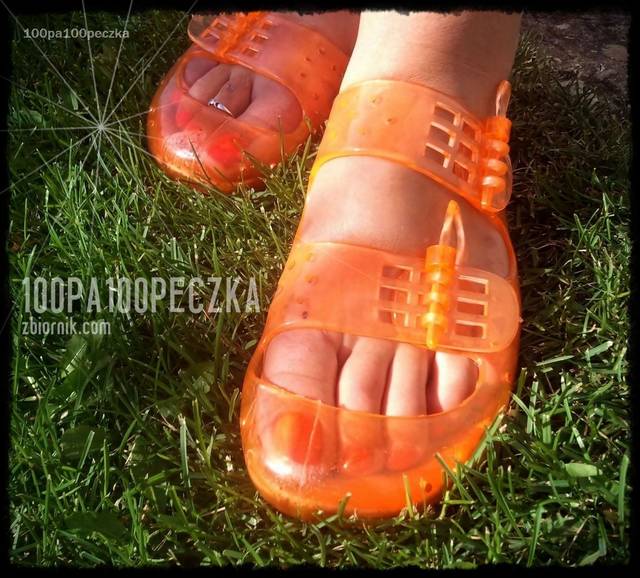 Śmieszne Pomarańczowe Buciki 05 - 100pa100peczka