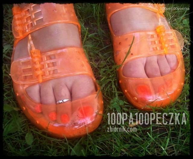 Śmieszne Pomarańczowe Buciki 06 - 100pa100peczka