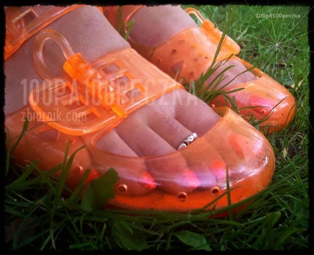 Śmieszne Pomarańczowe Buciki 07 - 100pa100peczka