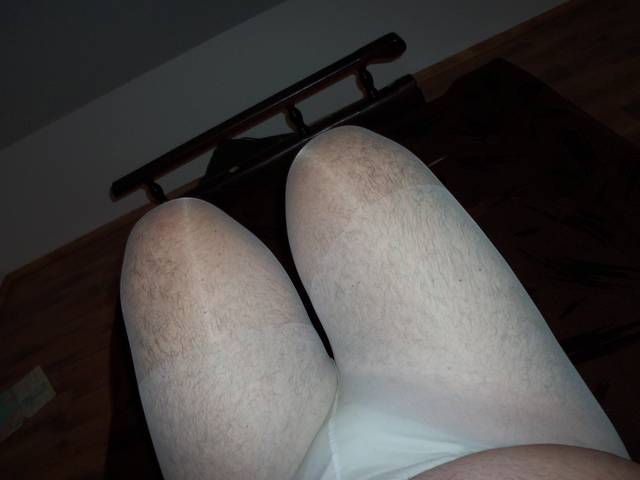 KOLANKA W BIELI I MAJTECZKI - Kamilia