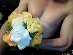 CZEKAM NA CIEBIE Z KWIATAMI ... PRZYJDZIESZ ??