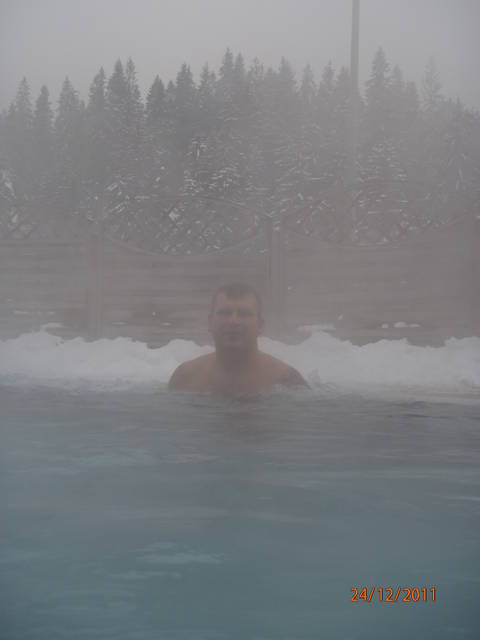 PC240267.JPG - Cracers