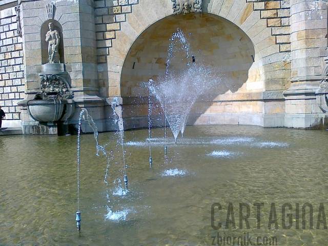 WODNY TANIEC - cartagina