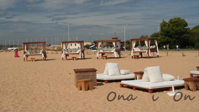 016.jpg - Ona__i__On