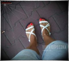 białe sandałki 07