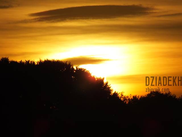 Zachód słońca po pracowitym dniu - dziadekh