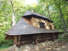 Kolejny ciekawy przykład drewnianej architektury