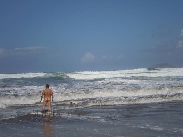 porwie w głębiny czy zmiesza z piaskiem i wypluje na brzeg? - slypper