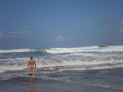 porwie w głębiny czy zmiesza z piaskiem i wypluje na brzeg?