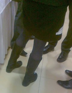 051220122332v.jpg