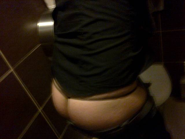 Lubicie jak wystają zza spodni ?? - Stringi_On