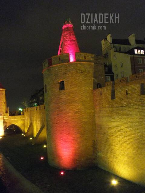 Iluminacja miejskich murów - dziadekh