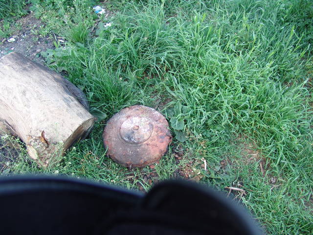 Mina przeciw pacerna nie zabespieczona przez szukajaceg pamiatek - Kamilia