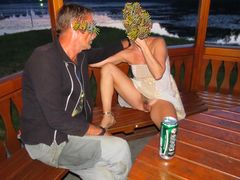 Pan się zapatrzył,ciekawe czy mu stanął