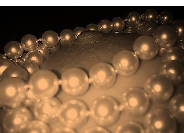 perełki osaczają wzgórze "sut" - Kociambra