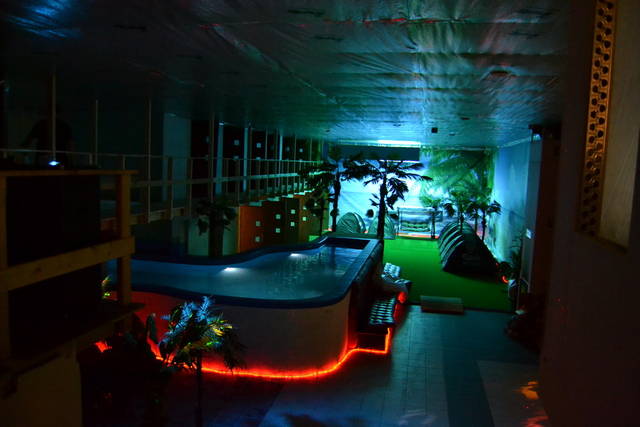 Nowy basen i część noclegowa. - jacuzzi