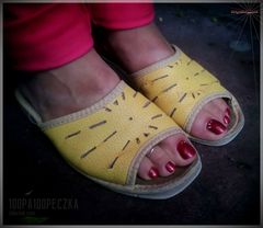 Żółte kapcie 05