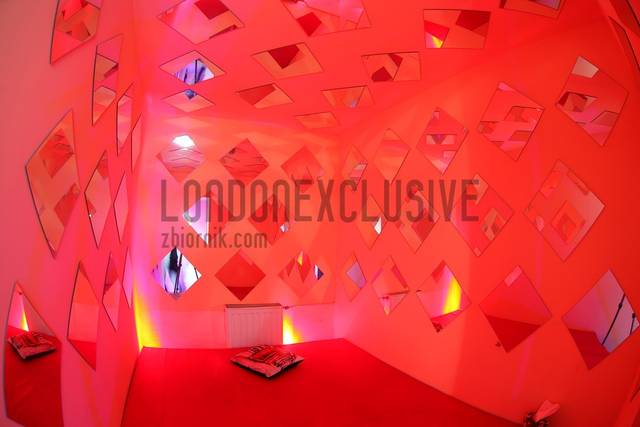 pokoik z lustrami - LondonExclusive