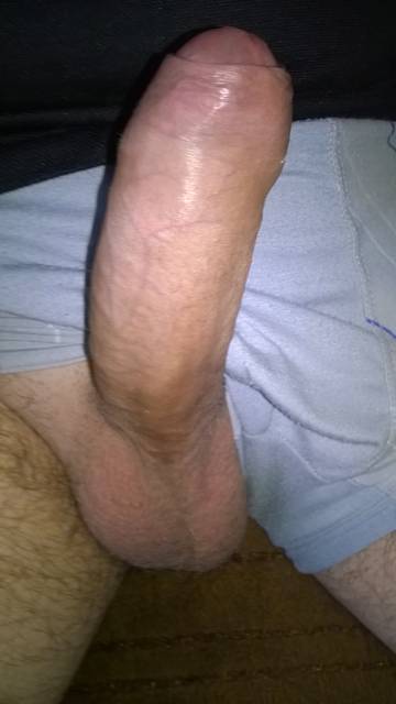 Wystający z bokserek - azaziel