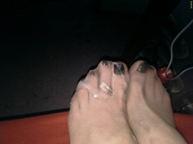 Fetyszysta zalał stópkę.jpg - GosiaNataliaTrans