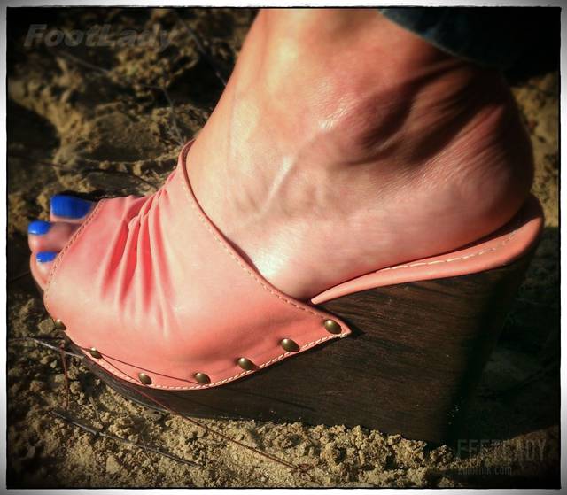 Sunday Sun 10 - FeetLady