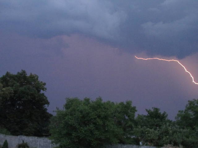 dla miłej osoby która lubi burze - wodnik50