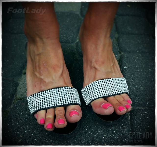 Krystaliczne Klapeczki 01 - FeetLady