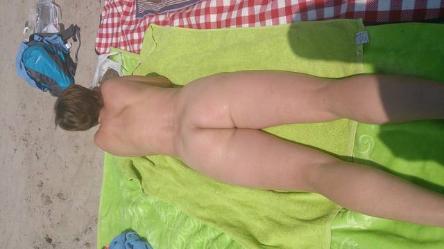 plaża dupka piecze.JPG - ona87on83ks