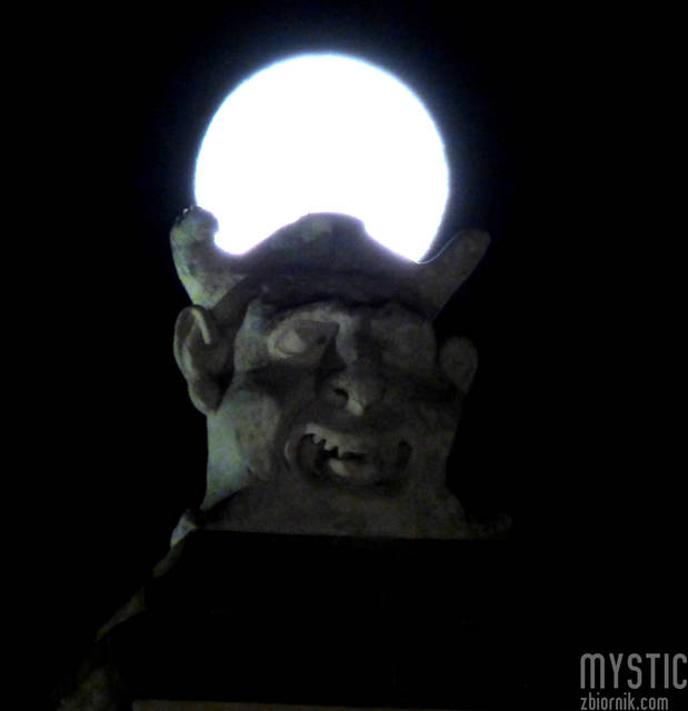 "Superksiężyc" i Maszkaron - mystic