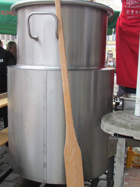 kocioł z zupą  - wodnik50