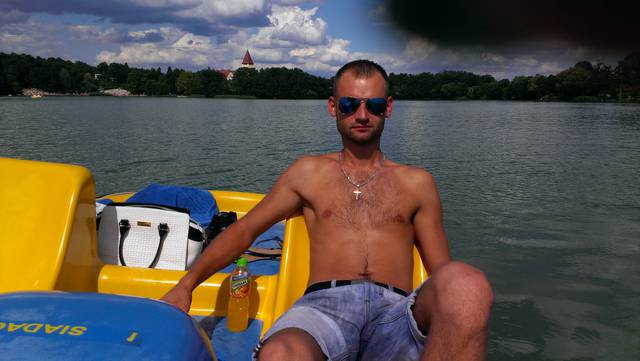 IMAG0113_BURST002_COVER.jpg - facetx24