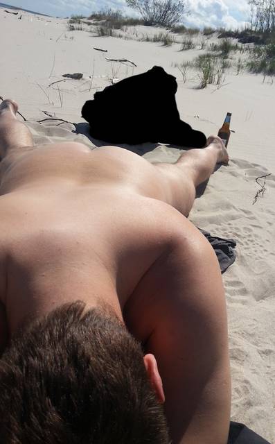 Nago na słonecznej plaży. To lubię. - StraponRzeszow