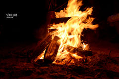 Płonie ognisko i muza gra.JPG