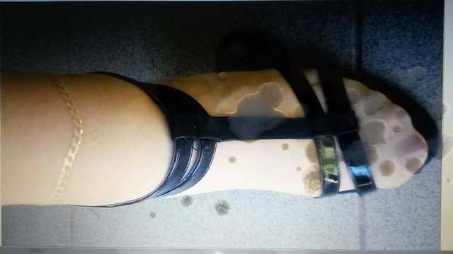 spust na cudowne stópki Pani zorro..:) - woriot123