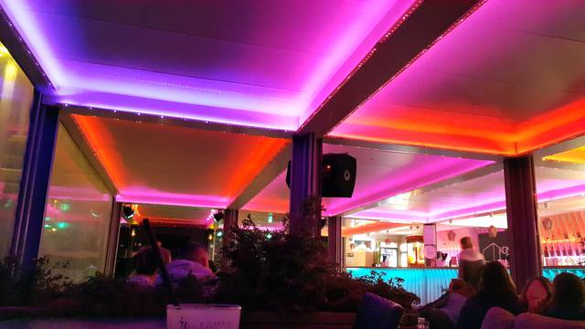 KONTENER by NIGHT - PaweliRenia