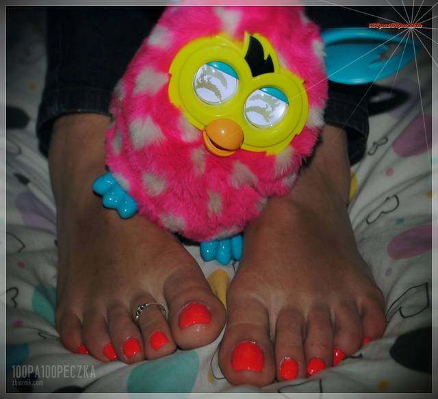 Furby & Feet #06 - 100pa100peczka