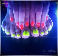 Neon Yellow #09