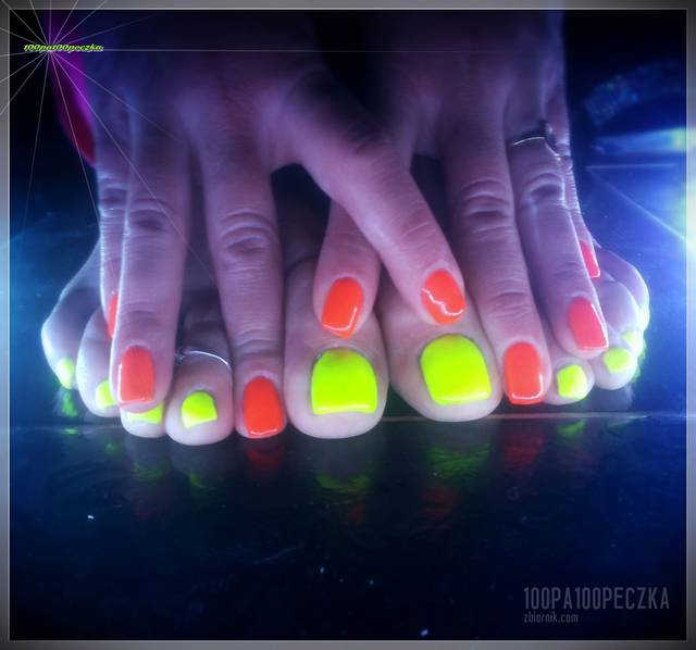 Neon Yellow #12 - 100pa100peczka