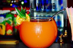 wspomnienia urodzinowe - barmani też przygotowali się ;-) 