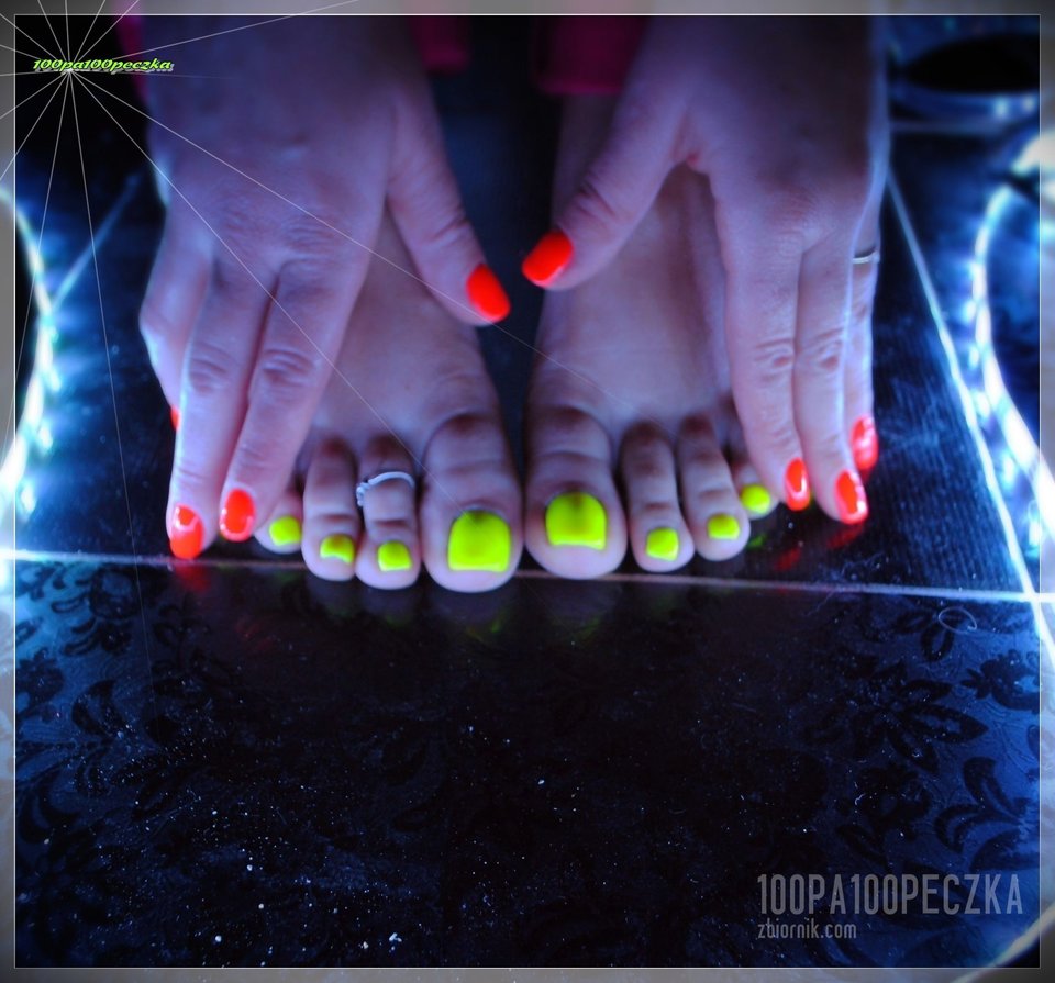 Neon Yellow #22 - 100pa100peczka