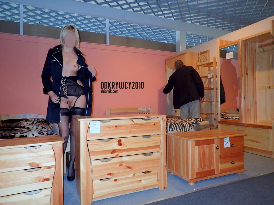 Pan zainteresowany szafą ... - Odkrywcy2010