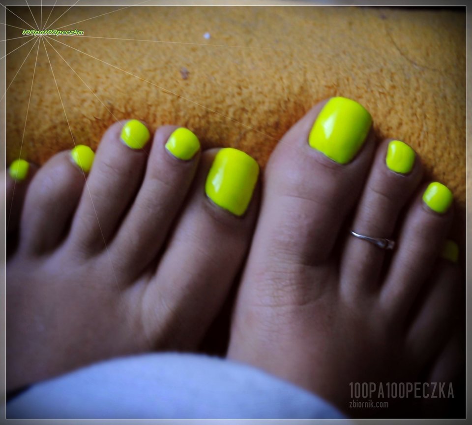 Neon Yellow #35 - 100pa100peczka