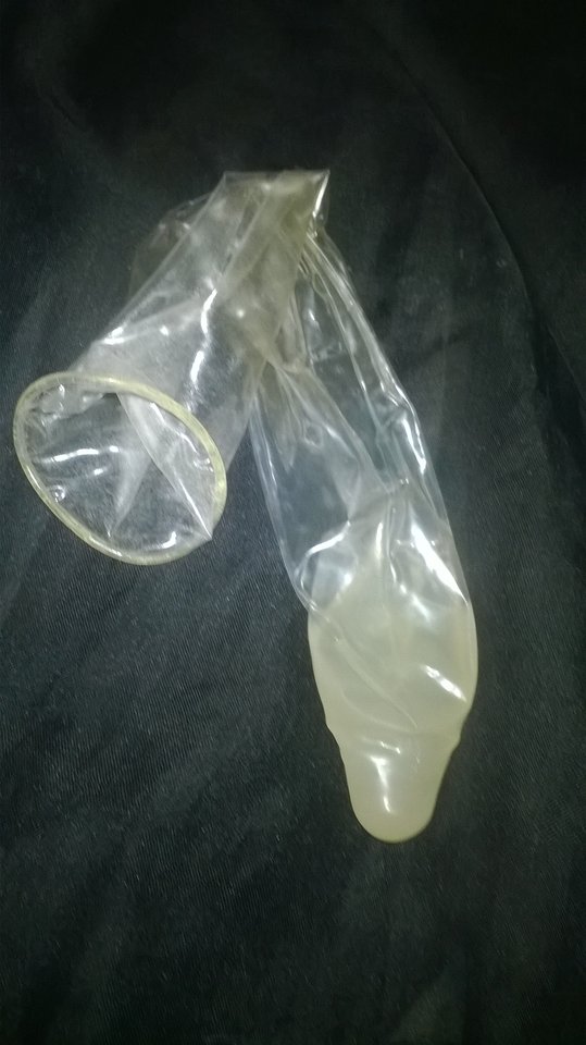 wrucilem z delegacji i znalazlem to za łóżkiem  - apaszka777