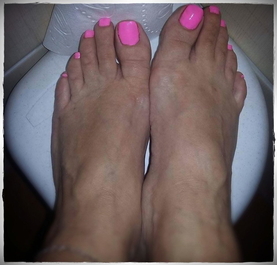 Pink Nails - Babyfoot