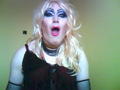 Głębokie gardło otwieram, czy wystawić język?